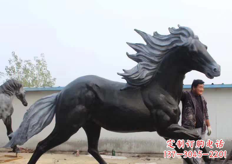 保定奔马仿真马雕塑