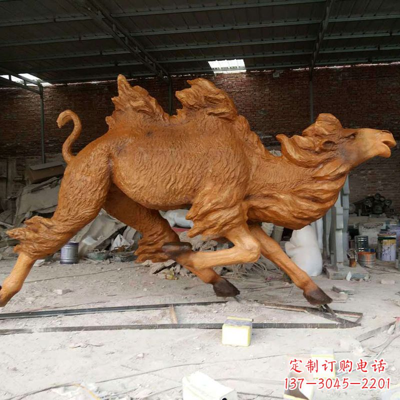 保定奔跑的骆驼仿真雕塑