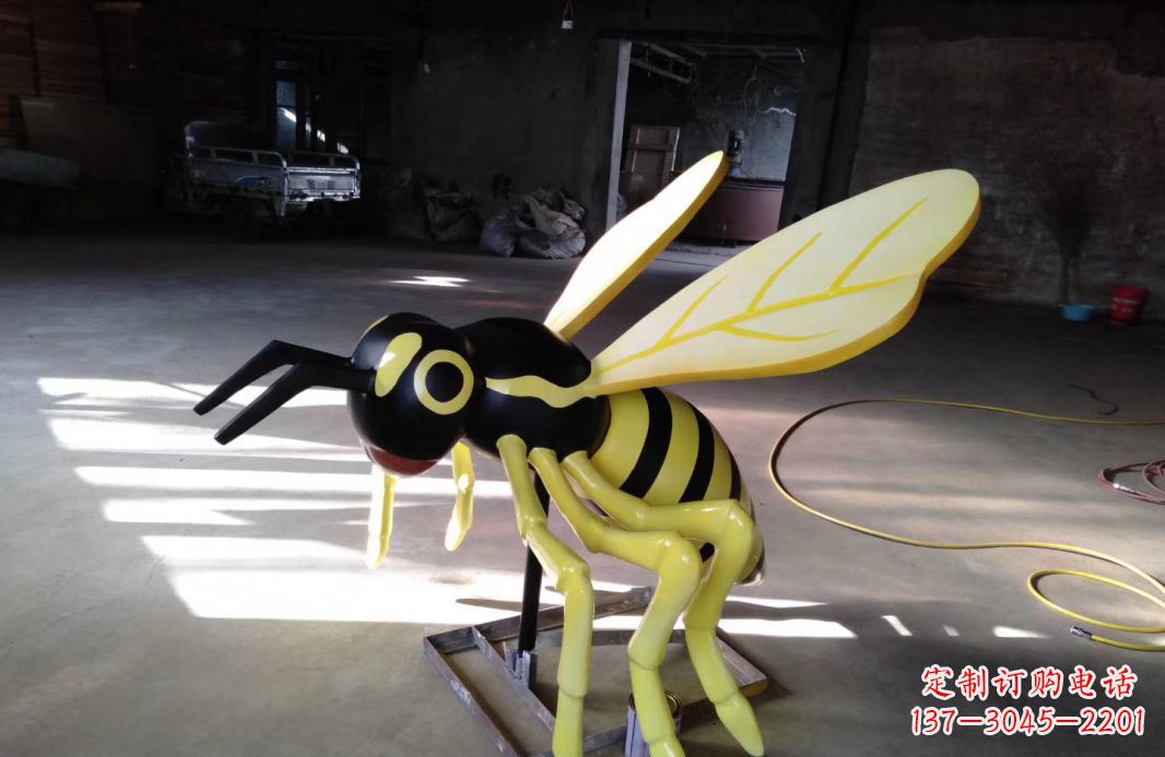 保定玻璃刚仿真蜜蜂雕塑