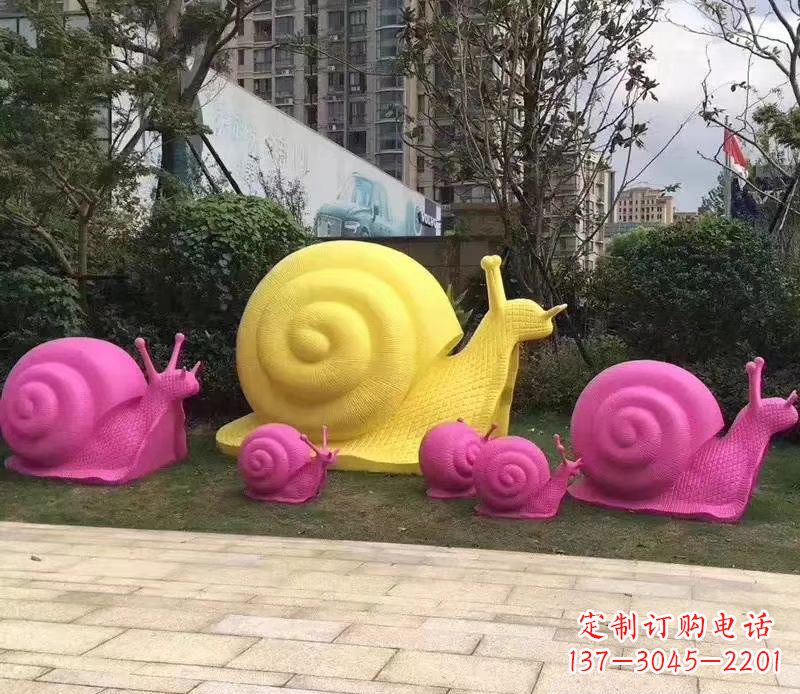 保定玻璃钢彩绘蜗牛雕塑