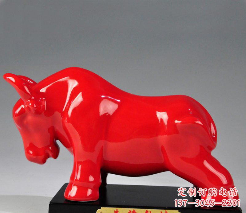 保定玻璃钢彩色牛转乾坤雕塑