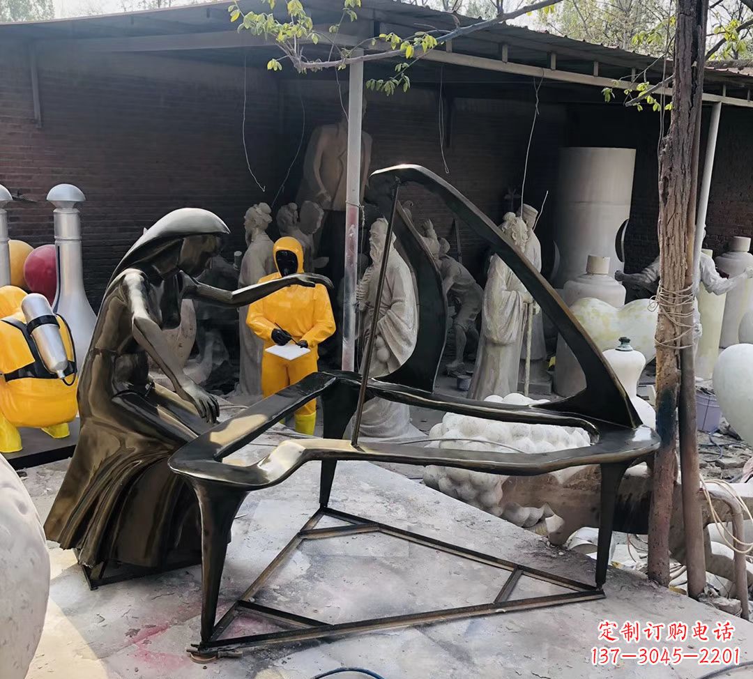 保定玻璃钢仿铜抽象弹钢琴雕塑公园景观摆件