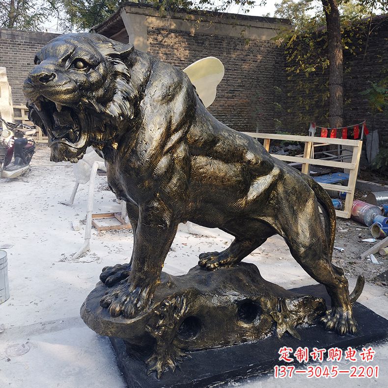 保定玻璃钢制老虎雕塑