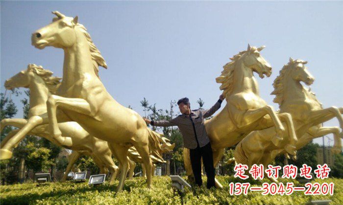 保定高雅而古典的玻璃钢马雕塑