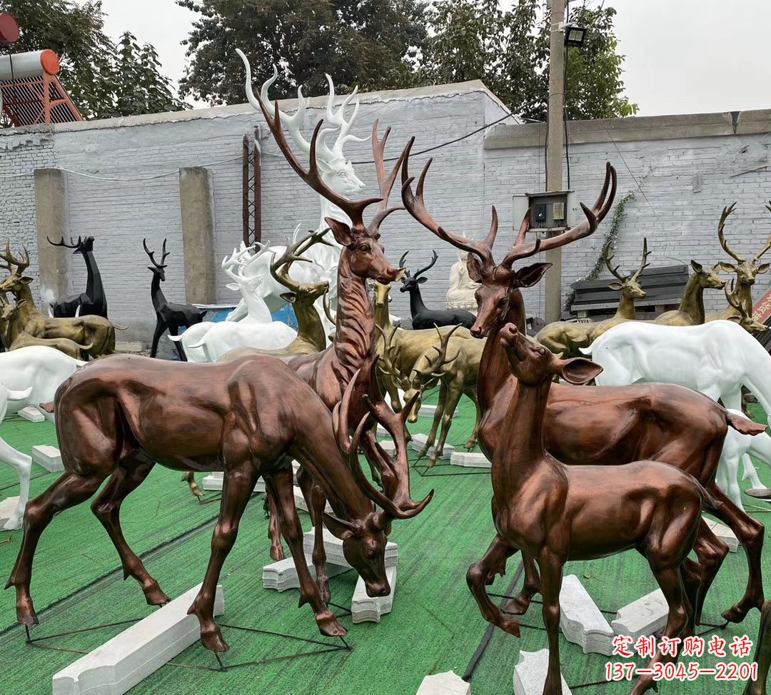 保定玻璃钢仿铜群鹿雕塑——精美动物雕塑装点公园