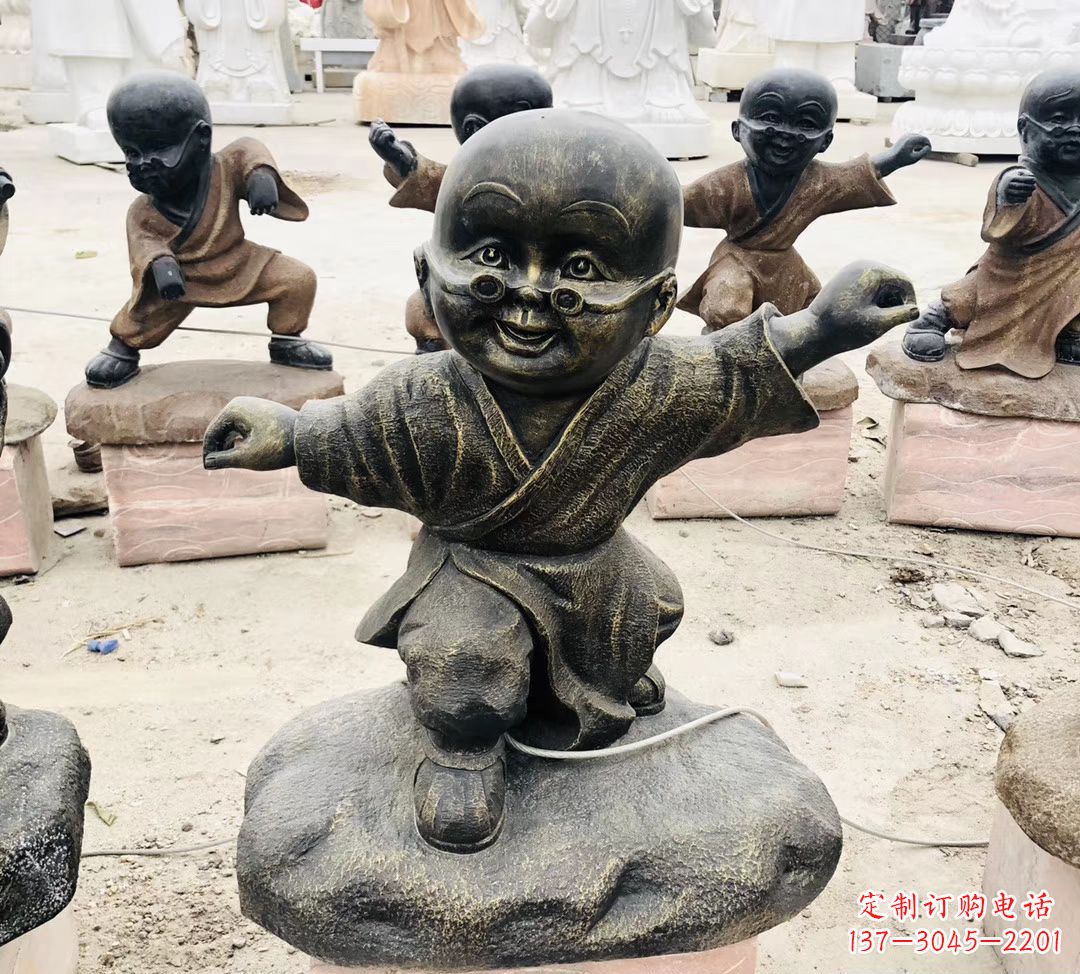 保定玻璃钢仿铜小和尚雕塑传承佛教文化