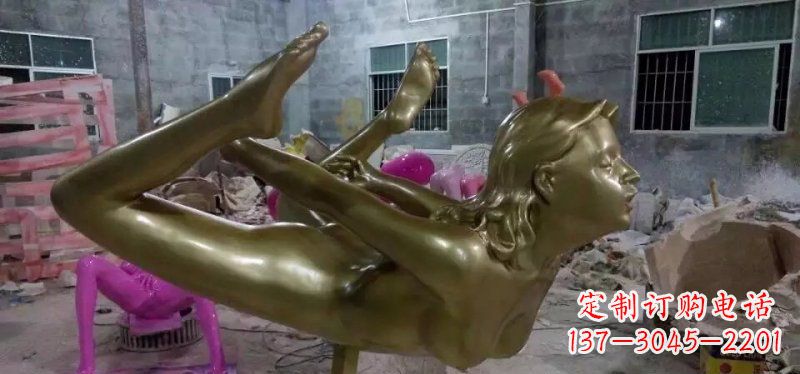 保定玻璃钢仿铜雕刻的女人雕塑