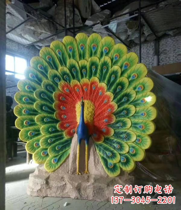 保定玻璃钢制作的孔雀雕塑