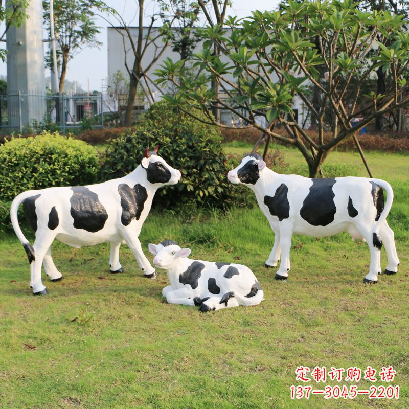保定玻璃钢仿真奶牛雕塑