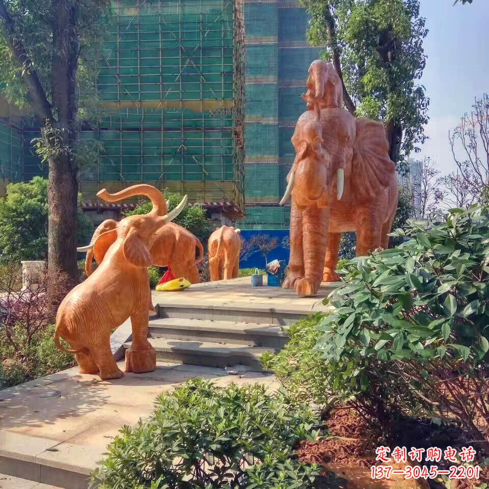 保定玻璃钢卡通大象雕塑——给小区园林带来活力