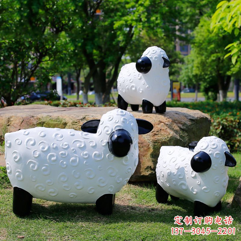 保定玻璃钢卡通动物雕塑，增添公园草坪韵味