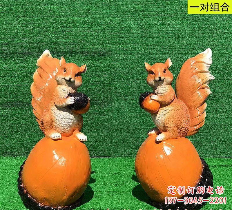 保定玻璃钢松鼠雕塑