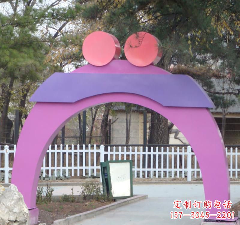 保定不锈钢爱心拱门雕塑给城市艺术添彩