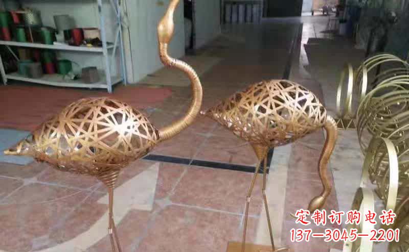 保定仙鹤雕塑以不锈钢编制而成