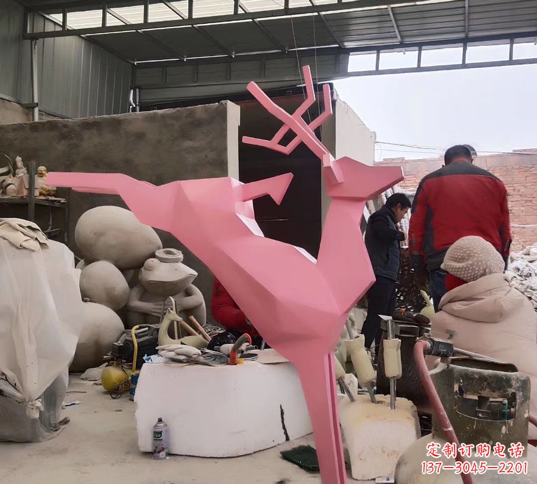 保定不锈钢彩绘小鹿雕塑艺术与美感的完美结合