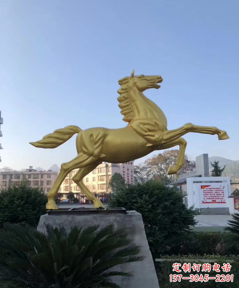 保定不锈钢城市广场的马雕塑——一个给城市带来新鲜感的艺术作品