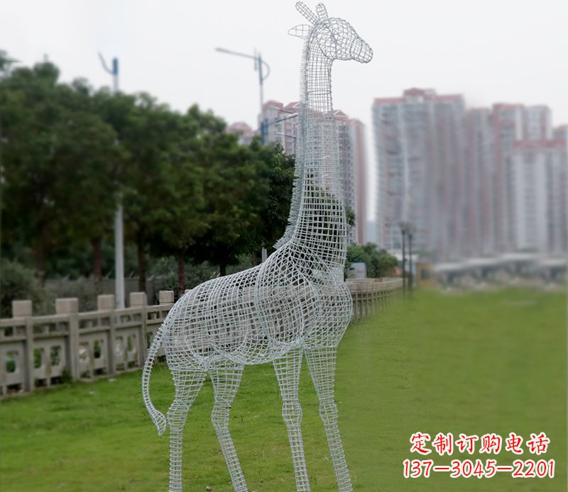 保定不锈钢城市的长颈鹿雕塑