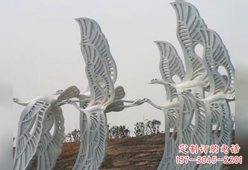 保定仙鹤雕塑融入不锈钢的飞翔之美