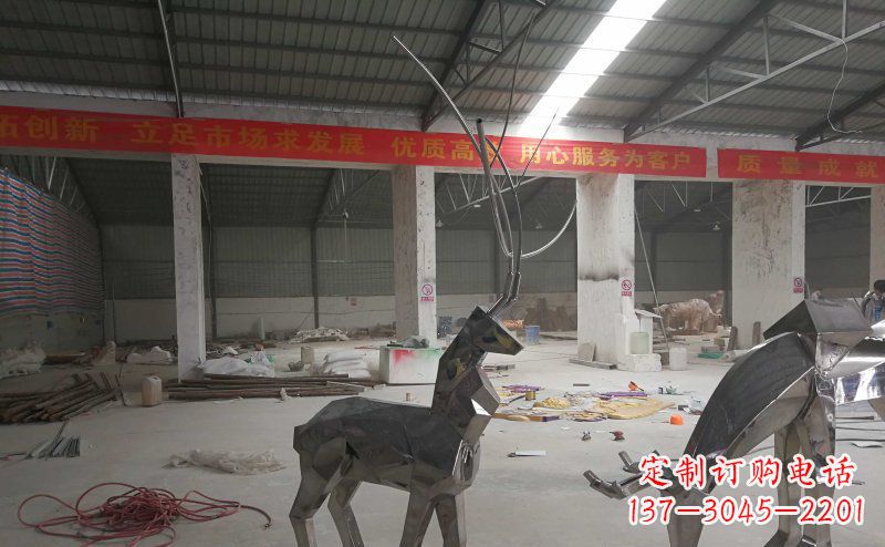 保定不锈钢麋鹿雕塑静谧美丽的自然之美
