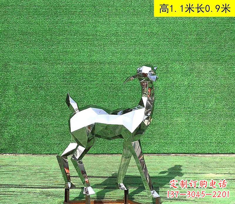 保定不锈钢小鹿雕塑精致而可爱