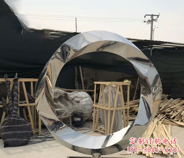 保定不锈钢抽象镜面圆环雕塑1