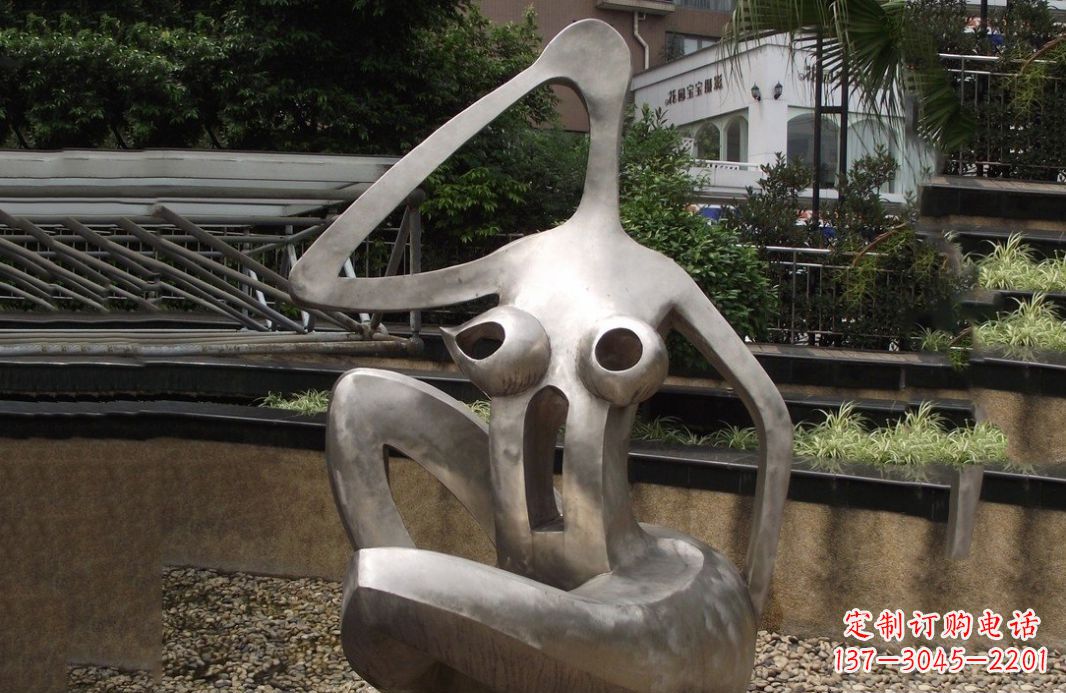保定精美的不锈钢女人雕塑
