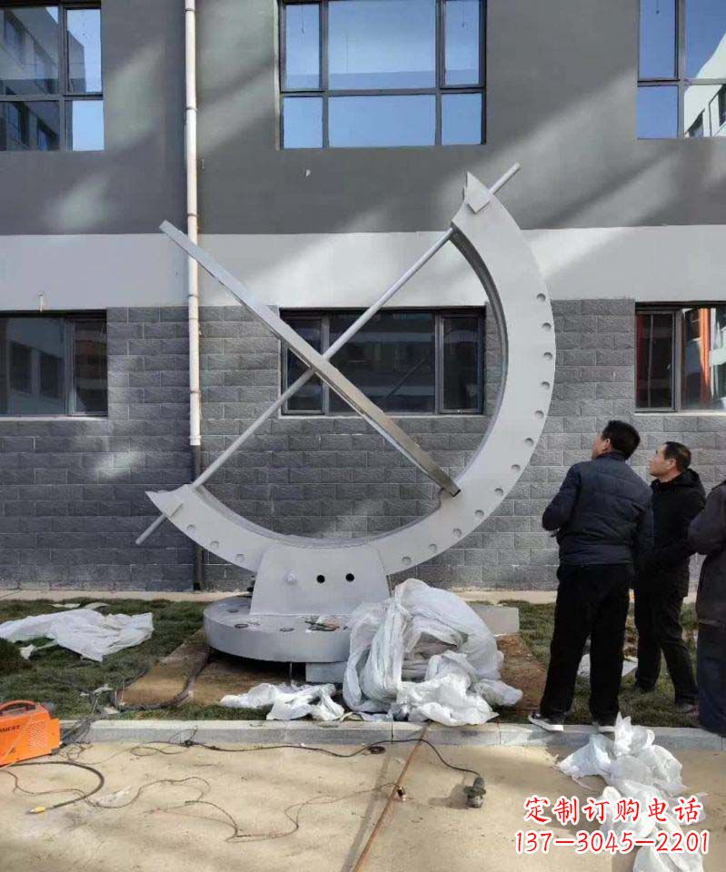 保定不锈钢日晷雕塑精致而优雅