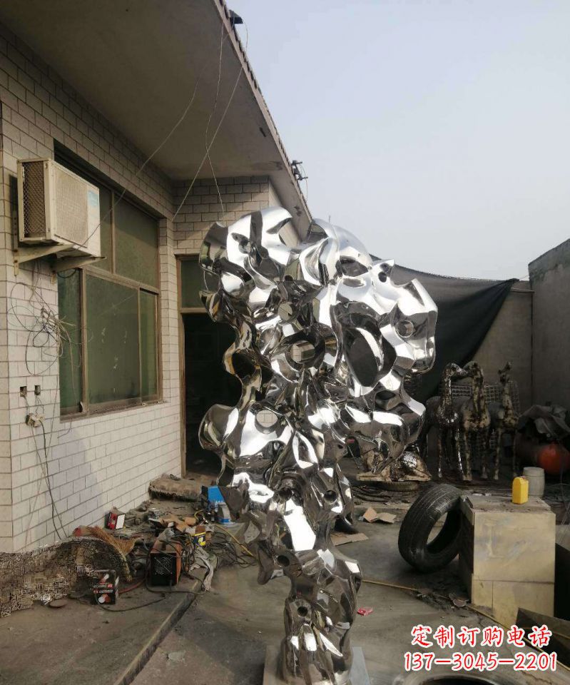 保定不锈钢抽象太湖石雕塑1