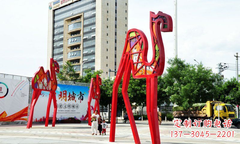 保定不锈钢大型抽象骆驼雕塑