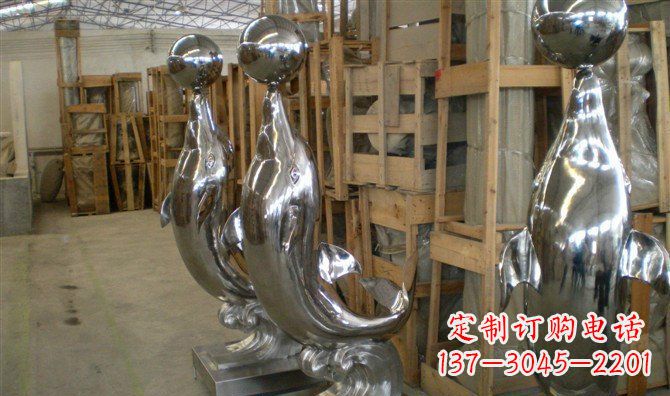 保定不锈钢顶球海豚雕塑