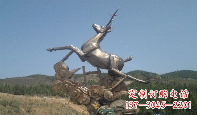 保定不锈钢动物雕塑——飞奔的鹿