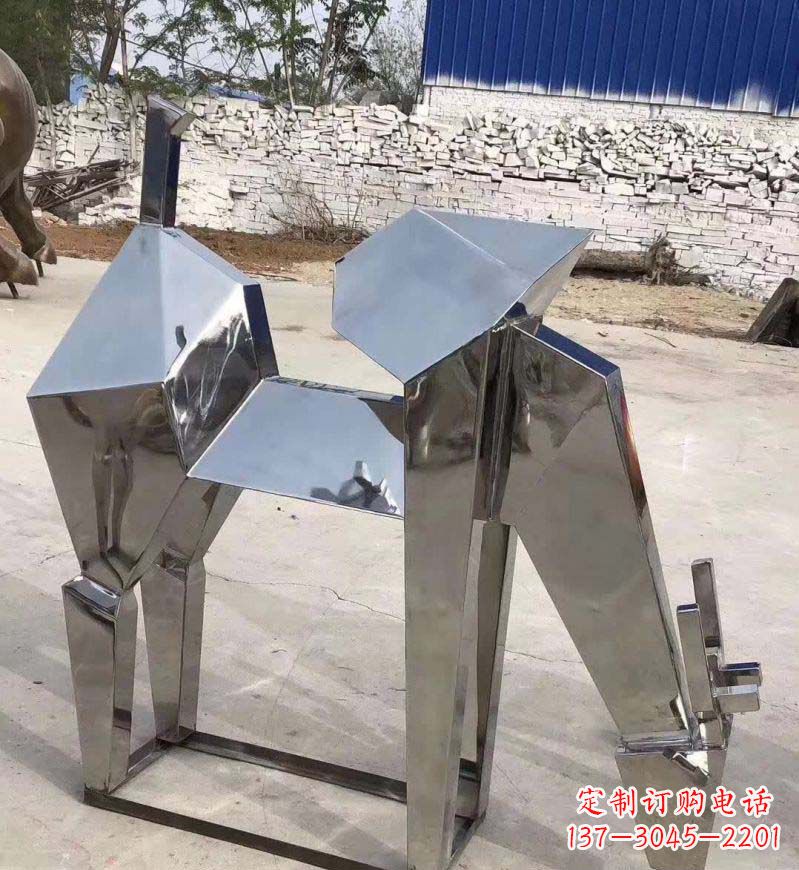 保定不锈钢锻造景观小鹿雕塑