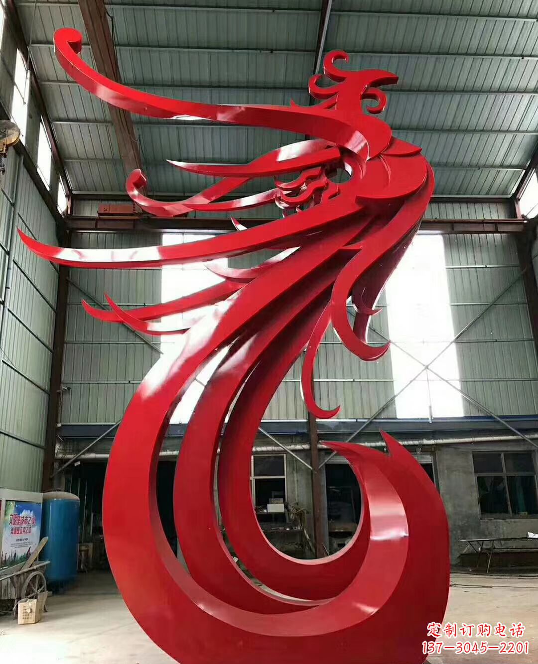 保定不锈钢凤凰雕塑象征着新生的力量