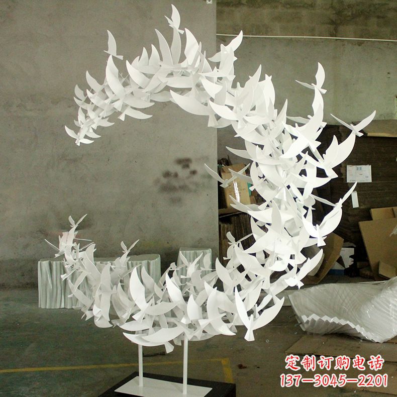 保定不锈钢鸽子翱翔的象征