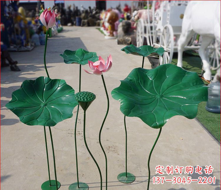 保定不锈钢公园彩色荷花雕塑