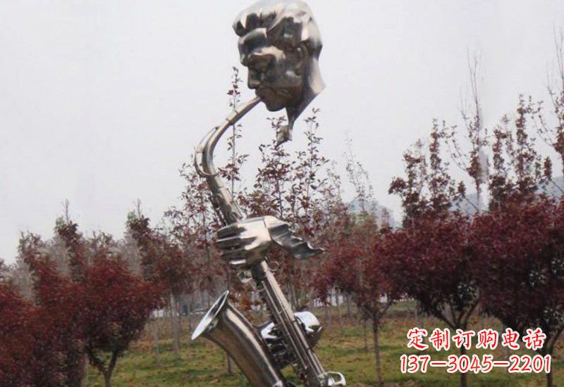 保定不锈钢公园抽象吹萨克斯人物雕塑