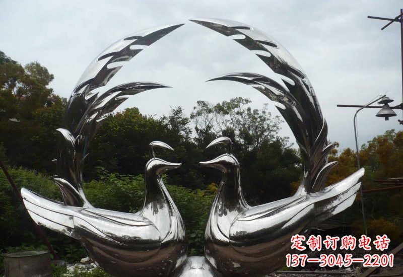 保定不锈钢公园抽象孔雀雕塑