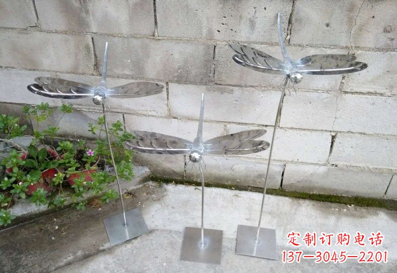 保定不锈钢公园动物镜面蜻蜓雕塑