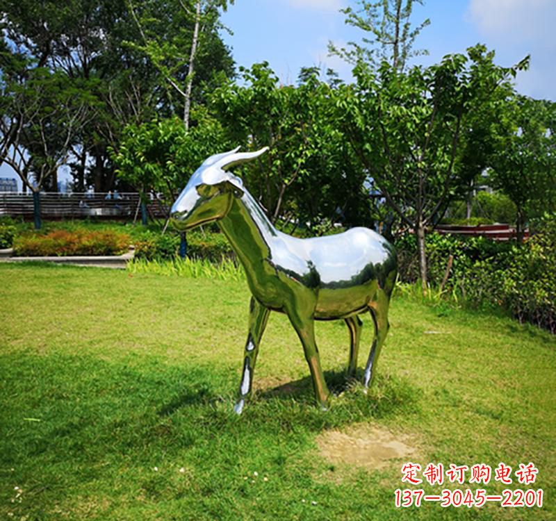 保定不锈钢公园动物镜面羊雕塑