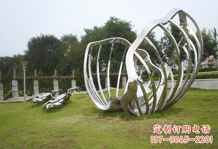 保定不锈钢公园螃蟹和贝壳雕塑