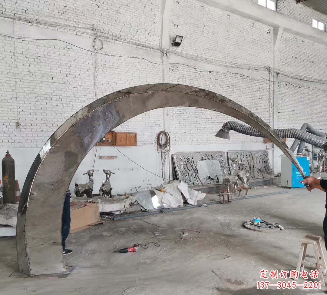 保定不锈钢拱门雕塑经典美学的体现