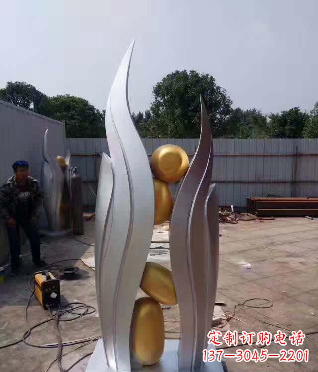 保定不锈钢广场翅膀雕塑象征着自由之翼