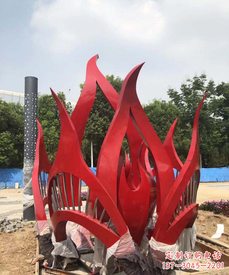 保定不锈钢广场树叶雕塑