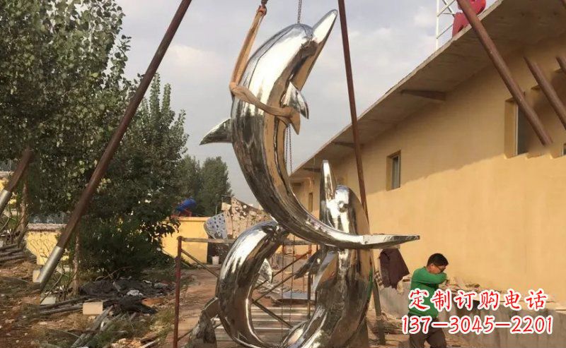 保定不锈钢海豚雕塑美丽而又神秘