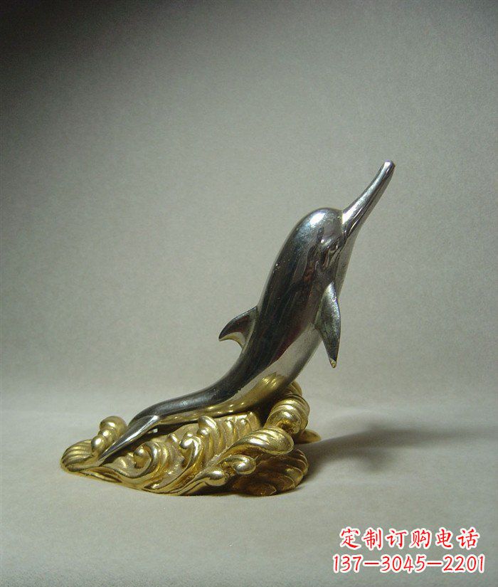保定海豚雕塑艺术的海洋之美