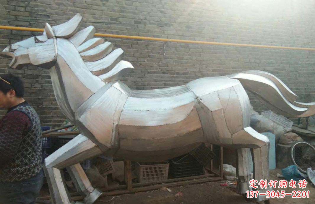 保定不锈钢户外奔跑动物马雕塑