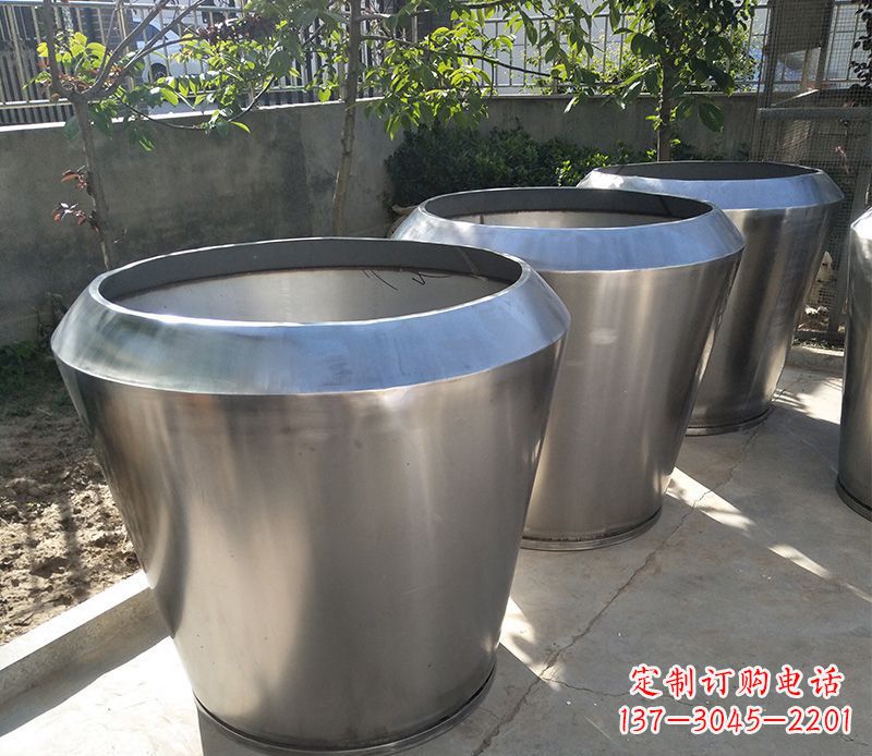 保定不锈钢花盆雕塑给你的家园增添一份独特的美