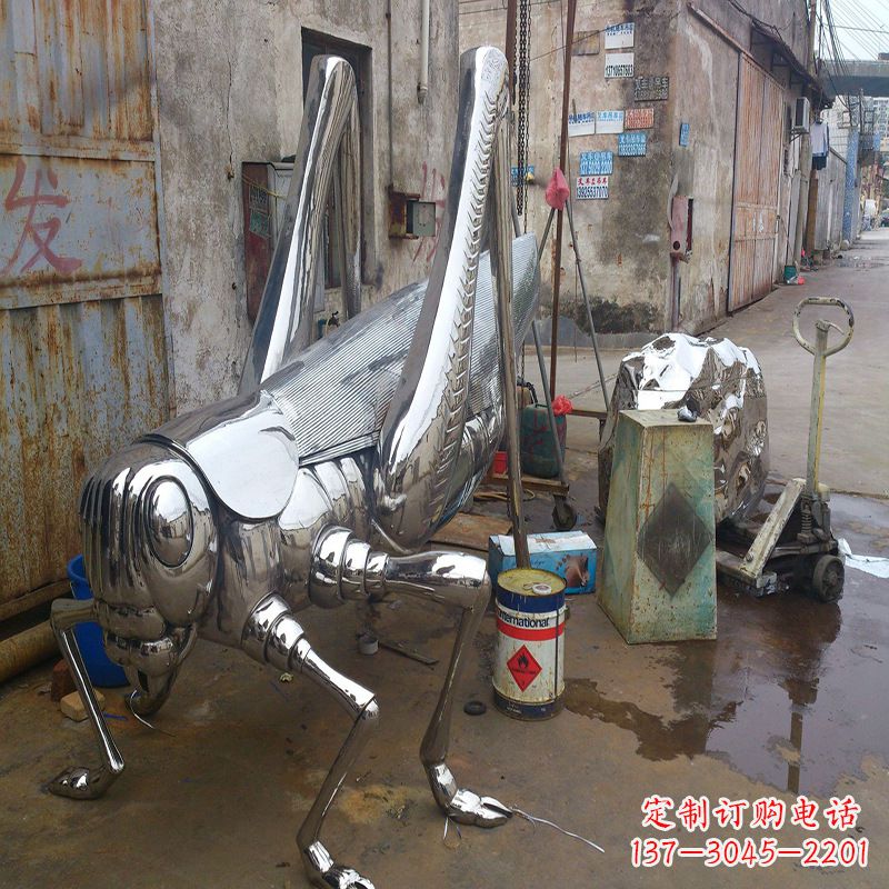保定不锈钢蝗虫雕塑营造美好的自然环境