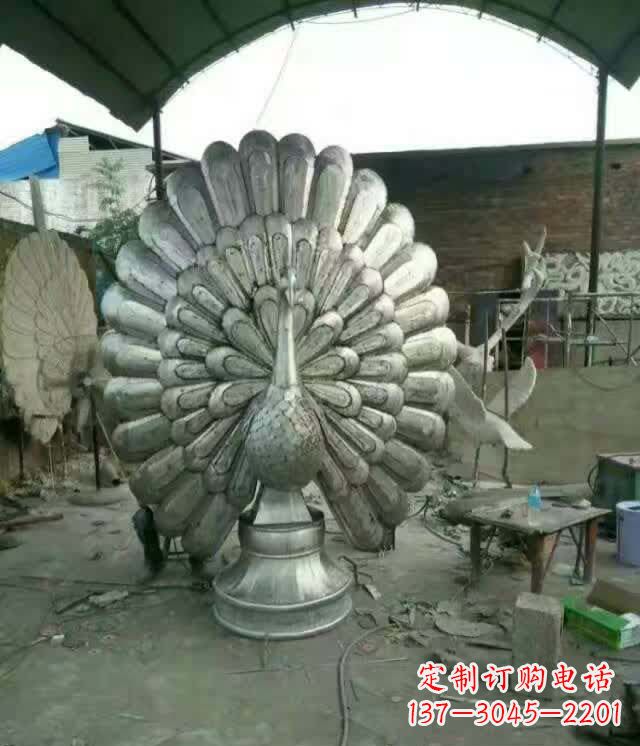 保定该孔雀雕塑