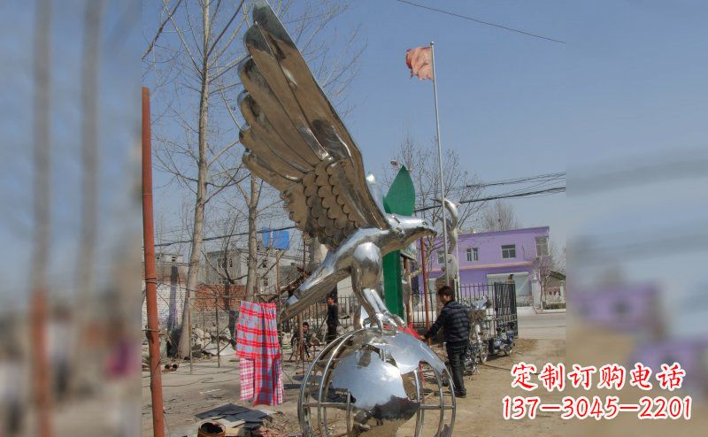 保定不锈钢老鹰雕塑象征力量与美丽